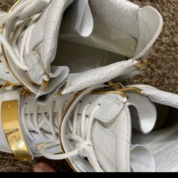 Giuseppe Zanotti - Picture 2 of 4